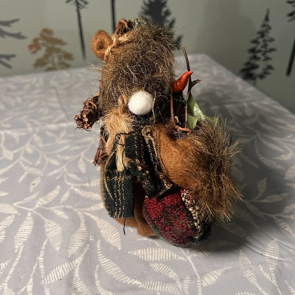 Woodland‎ Mountain Snowman Resin Figurine Tabletop Display